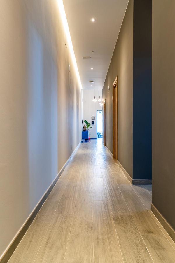 Four Rooms Hostel Lugo Esterno foto