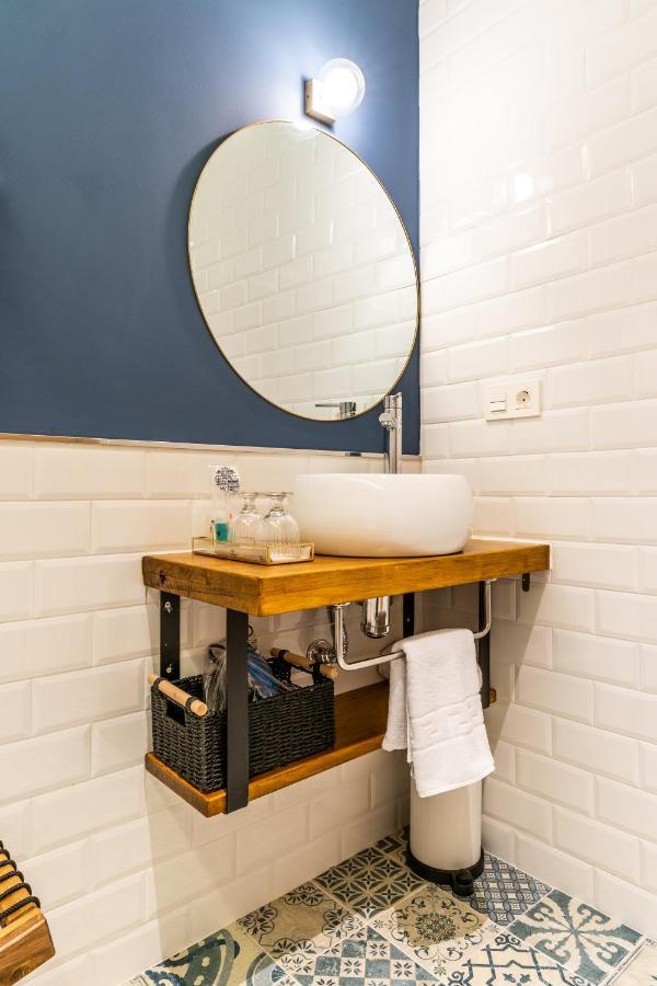 Four Rooms Hostel Lugo Esterno foto