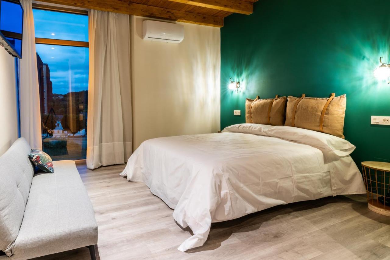 Four Rooms Hostel Lugo Esterno foto