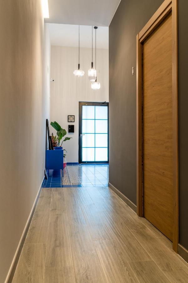 Four Rooms Hostel Lugo Esterno foto