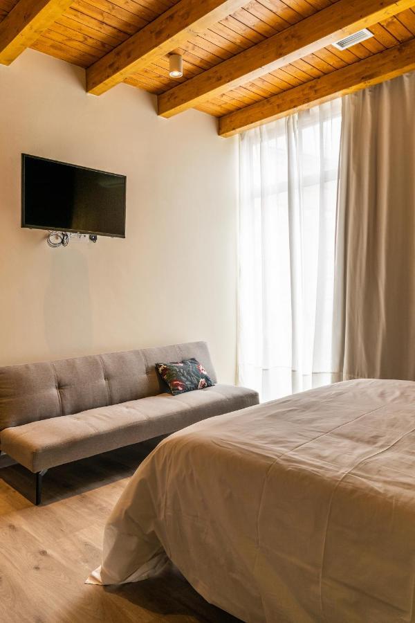 Four Rooms Hostel Lugo Esterno foto